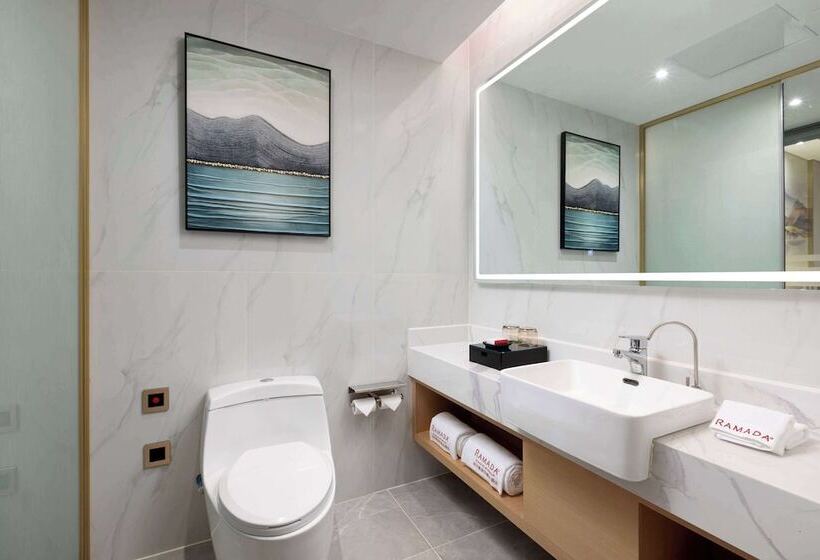 Отель Ramada By Wyndham Changsha East