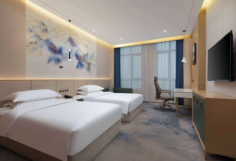 Отель Ramada By Wyndham Changsha East
