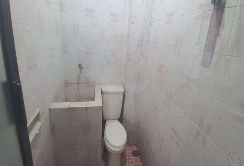 호텔 Spot On 94122 Homestay Arva