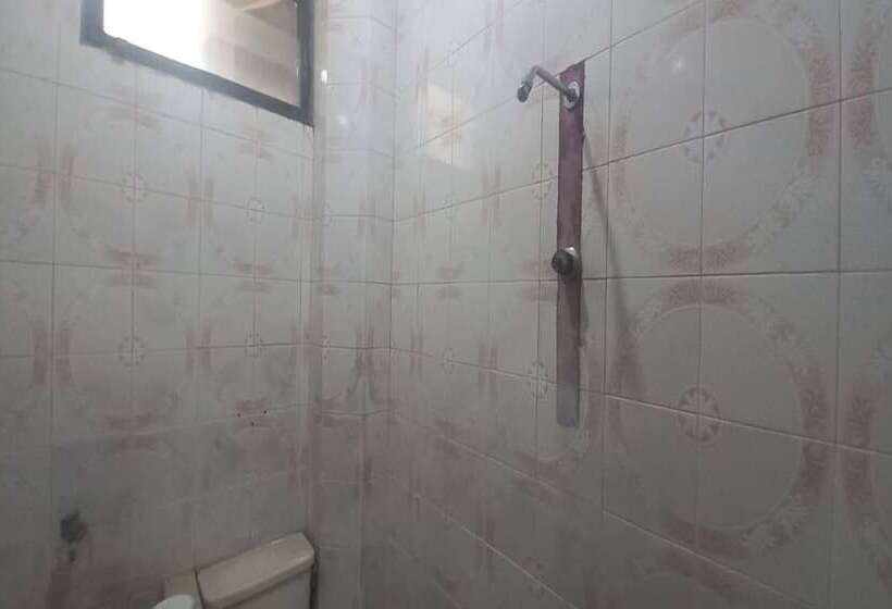 호텔 Spot On 94122 Homestay Arva