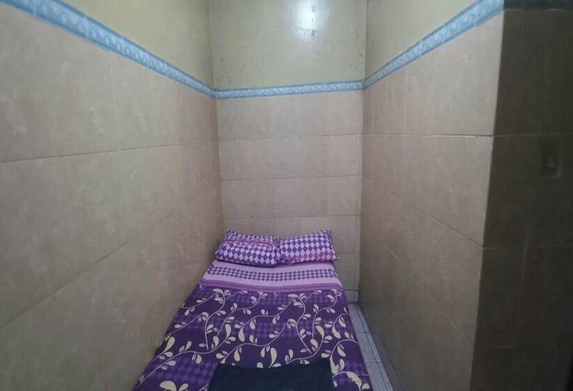 호텔 Spot On 94122 Homestay Arva