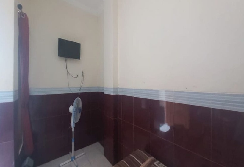 호텔 Spot On 94122 Homestay Arva