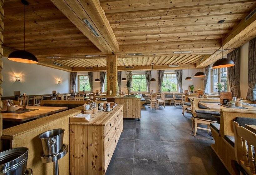 ペンション Platzhirsch Rooms   B&b   Self Check In