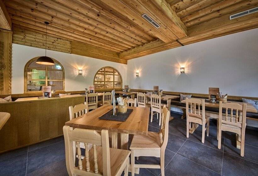 ペンション Platzhirsch Rooms   B&b   Self Check In