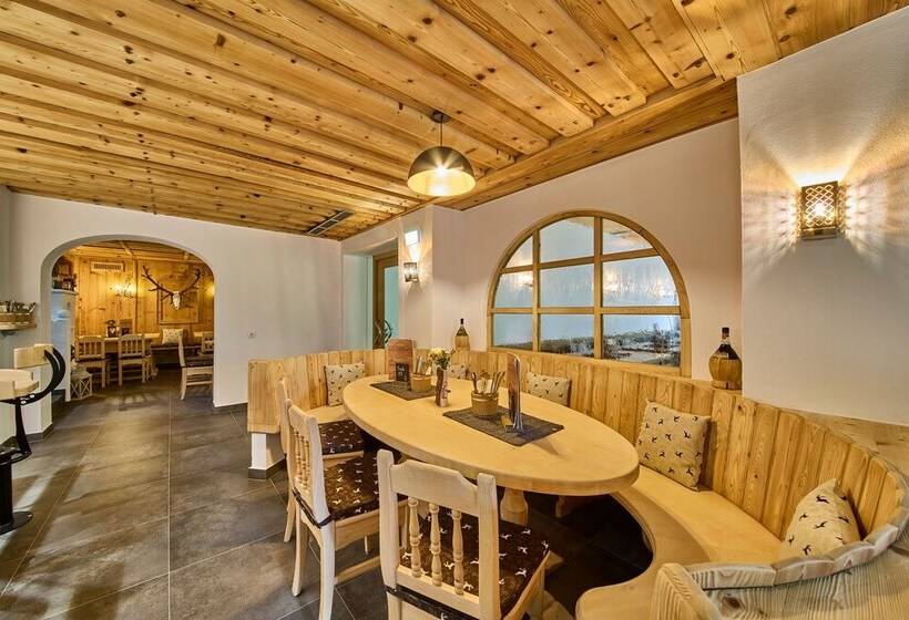 ペンション Platzhirsch Rooms   B&b   Self Check In