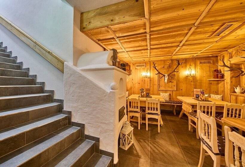 ペンション Platzhirsch Rooms   B&b   Self Check In