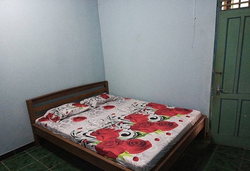 Spot On 94085 Hotel Agung