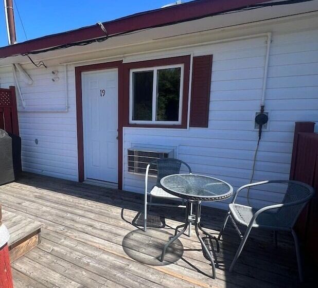 Wawa Northern Lights Motel And Chalets