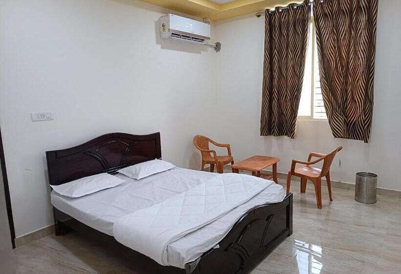 הוסטל Govinda Krishna Comforts