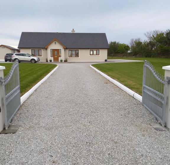 مبيت وإفطار Beachmount House