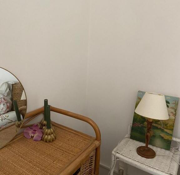 住宿加早餐  Chambres D Hôtes Villa Les Rosiers   Garance