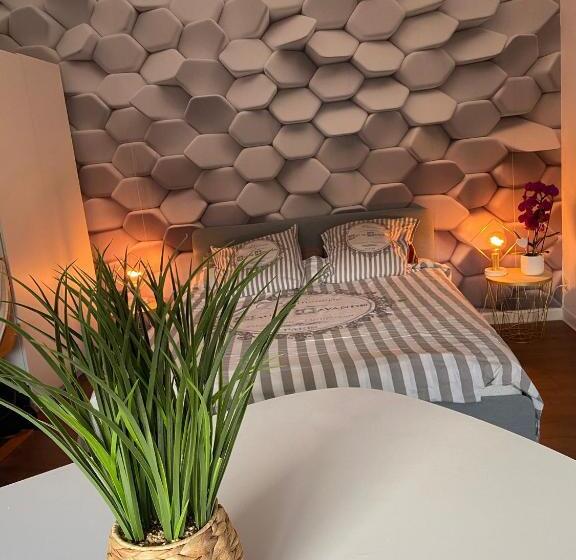 צימר La Fermette à Achicourt   Chambre Zen, Lit Double Avec Grand Bureau Donnant Sur Cour Au Carré