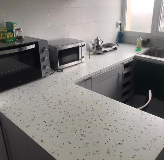 تختخواب و صبحانه Near Stade De France