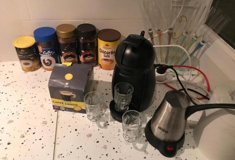 تختخواب و صبحانه Near Stade De France