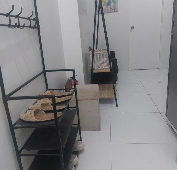 Dazzling Dash Apartelle