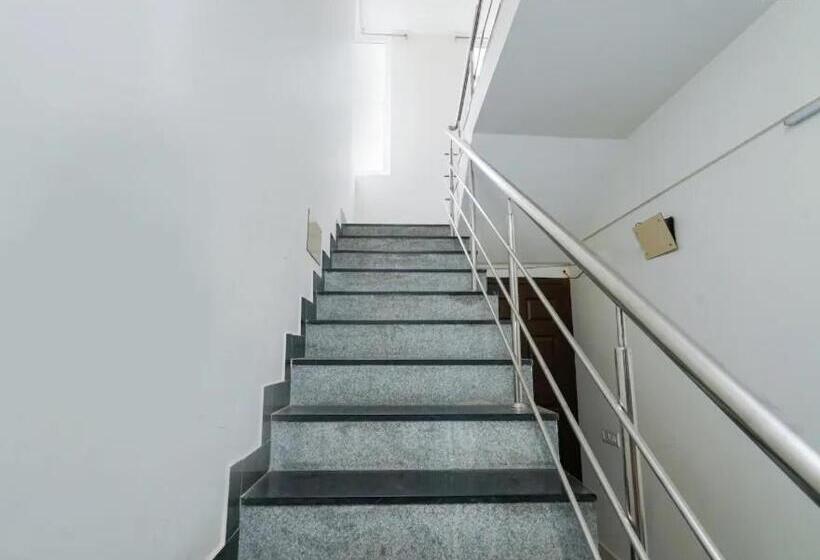 호텔 7 Hills Service Apartments