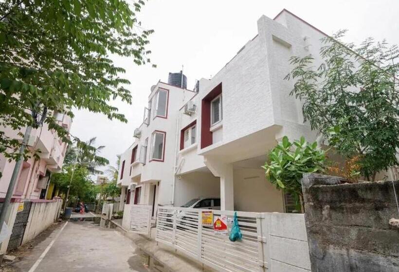 호텔 7 Hills Service Apartments