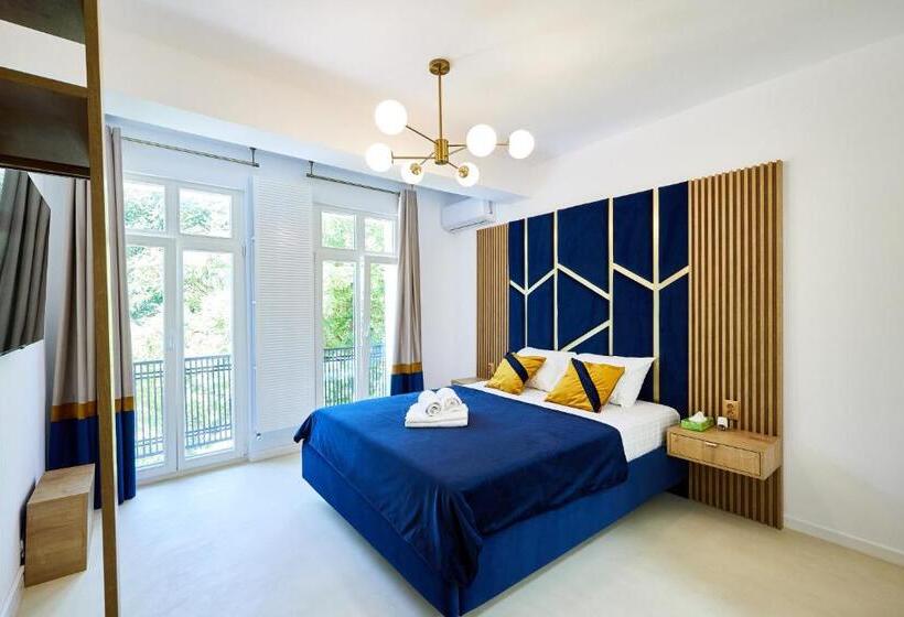 هتل Carol Park View