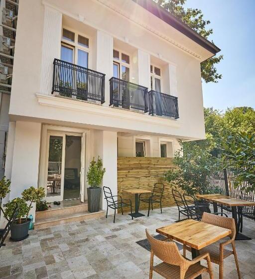 هتل Carol Park View