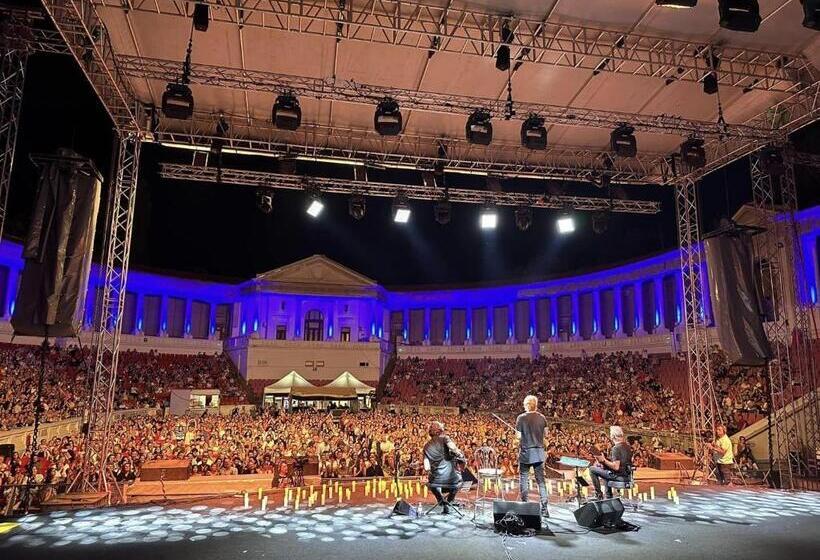 هتل Carol Park View