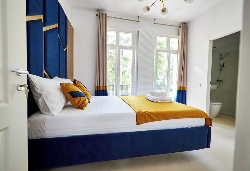 هتل Carol Park View