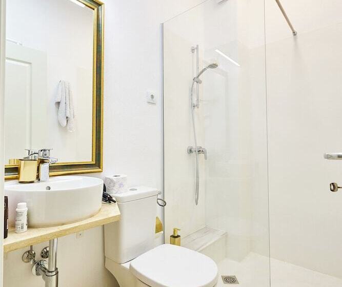 هتل Carol Park View