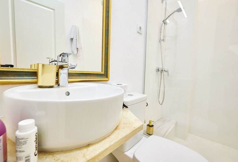 هتل Carol Park View