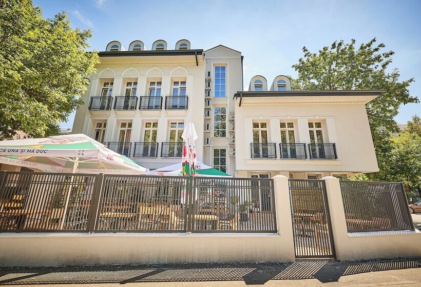 هتل Carol Park View