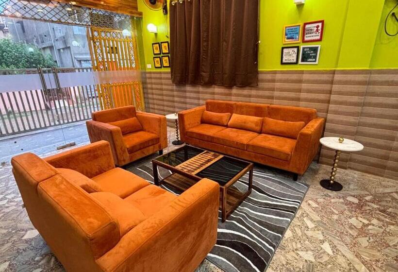 فندق Dee Dash Inn