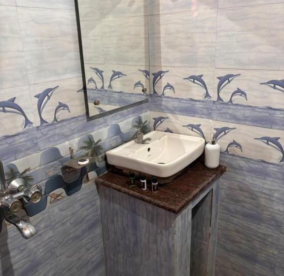 فندق Dee Dash Inn