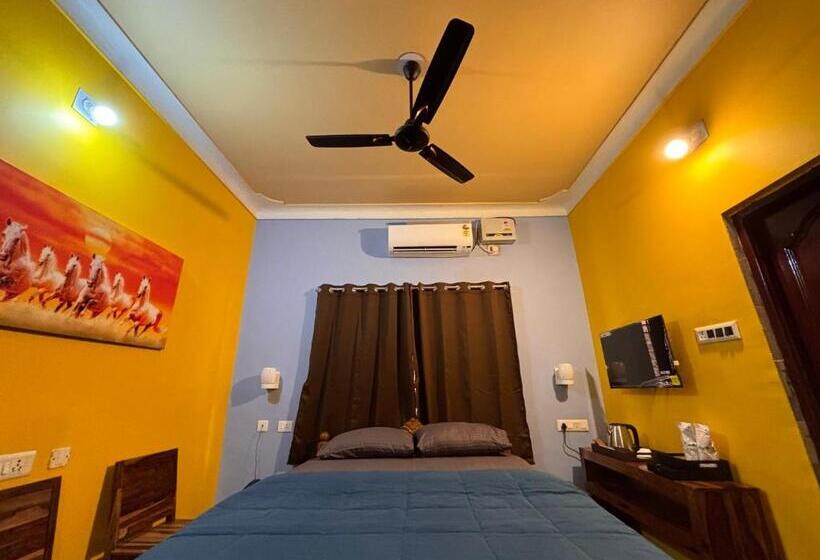 فندق Dee Dash Inn