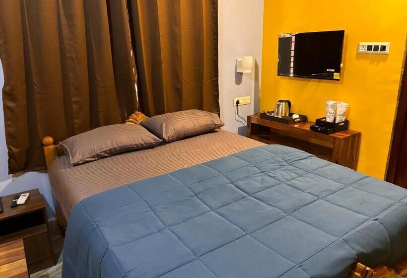 فندق Dee Dash Inn