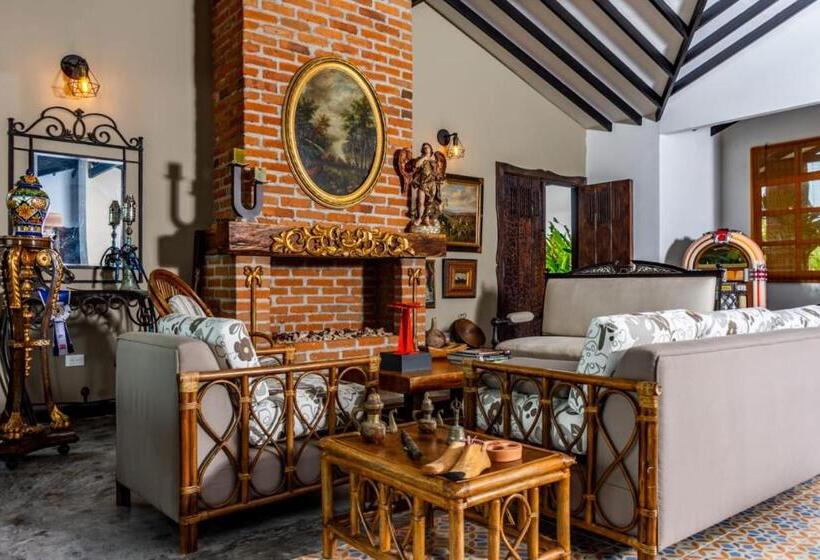 فندق Tukki Ecolodge