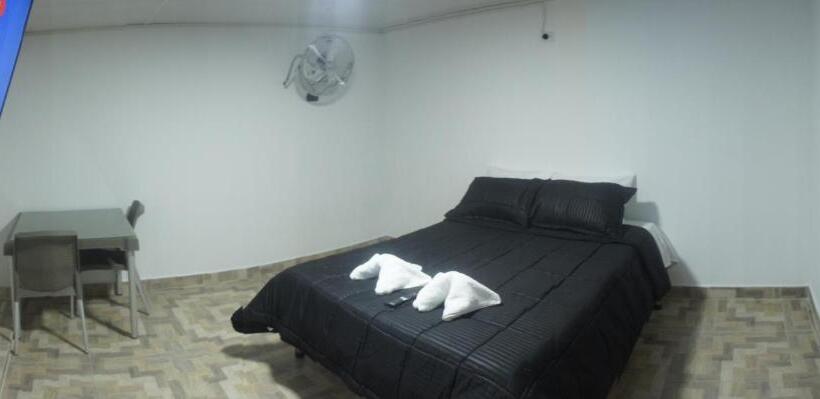 בית מלון כפרי La Quebradona