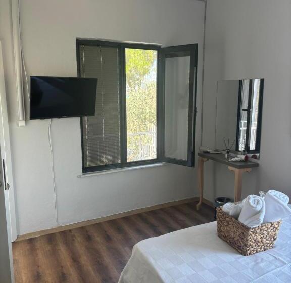 Отель Latibule Marin