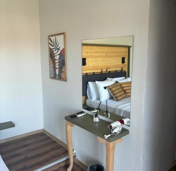 Отель Latibule Marin