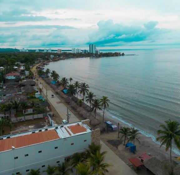 هتل Provenza Coveñas