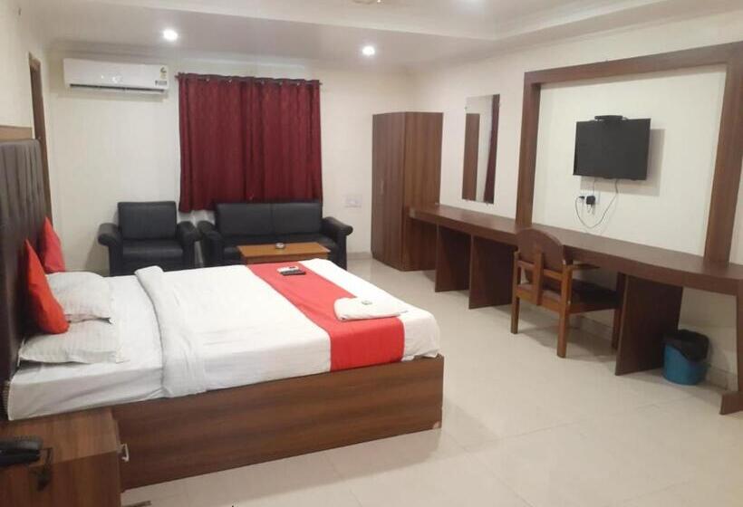 هتل Luxury Hill Top