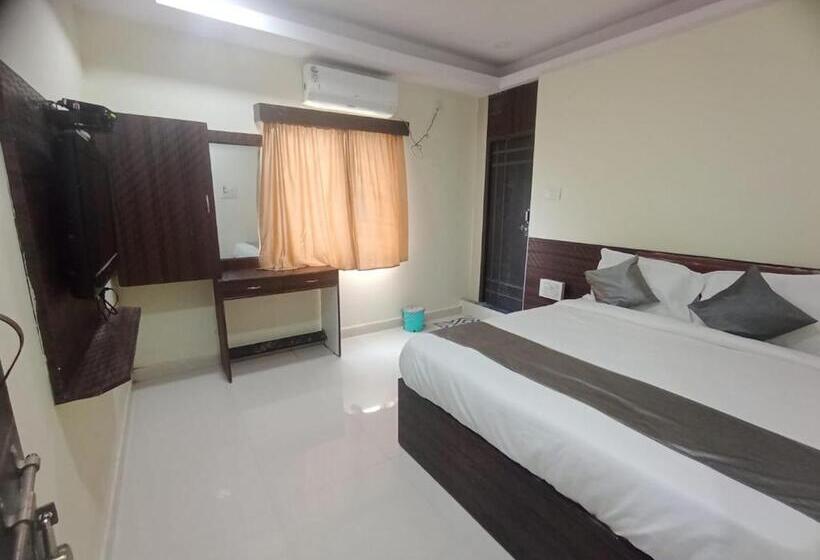 هتل Luxury Hill Top