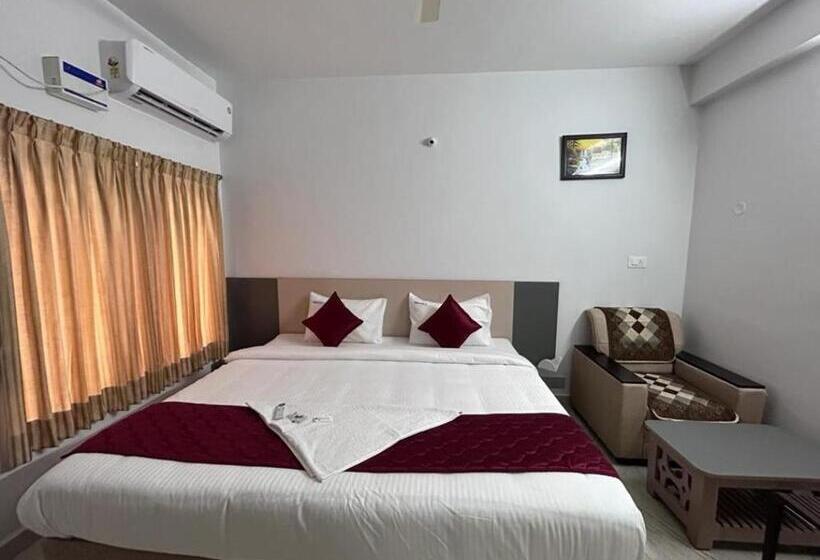 هتل Luxury Hill Top