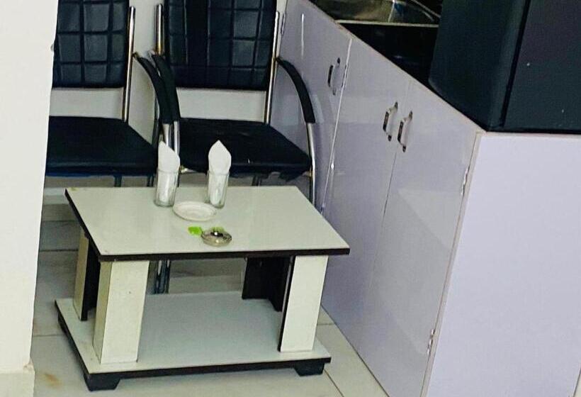 Отель S Franso Suites