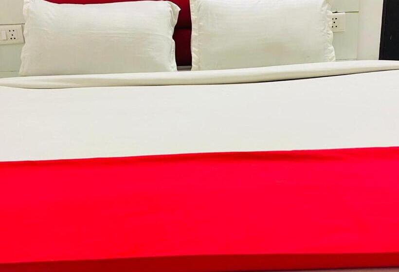 Отель S Franso Suites