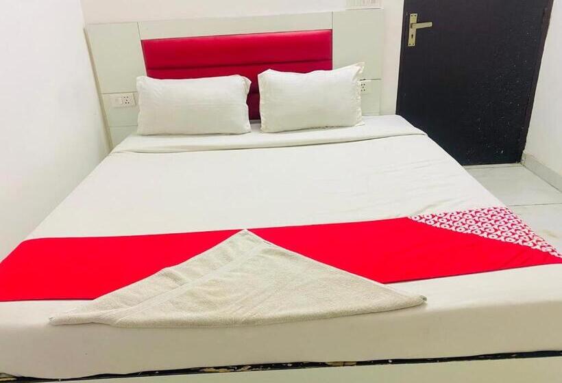 Отель S Franso Suites