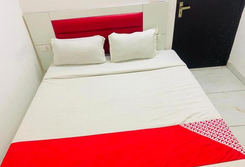 Отель S Franso Suites