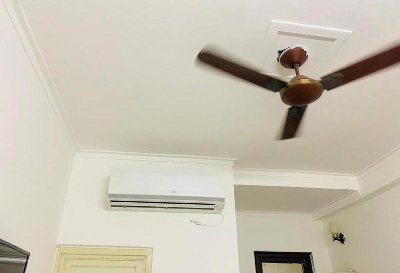 Отель S Franso Suites