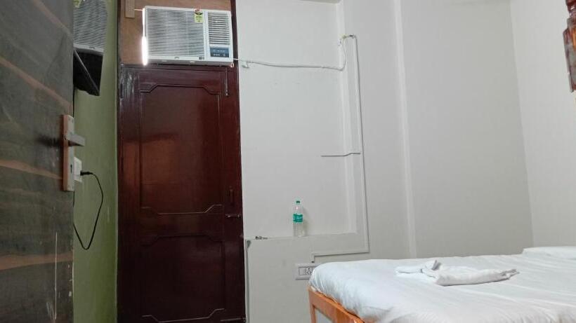 Отель S Franso Suites