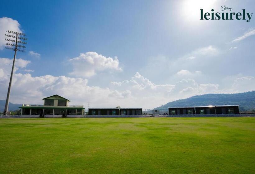 בית מלון כפרי Stay Leisurely   Pavilion By The Hills, Lonavala   Stadium View Rooms