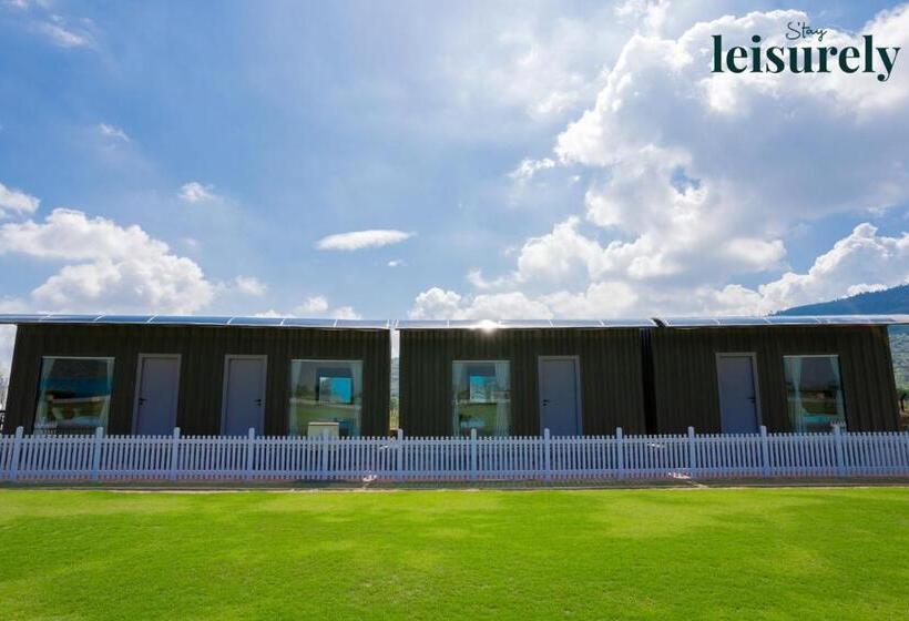 בית מלון כפרי Stay Leisurely   Pavilion By The Hills, Lonavala   Stadium View Rooms