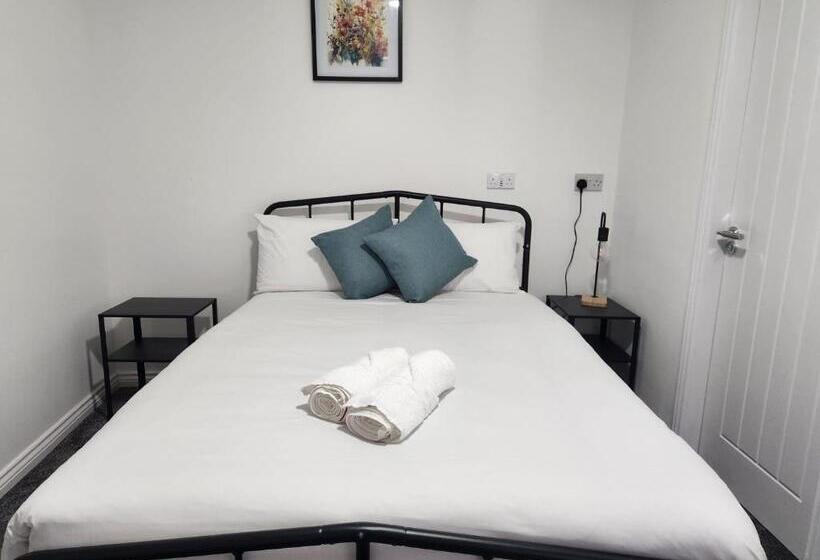 Отель The Court House