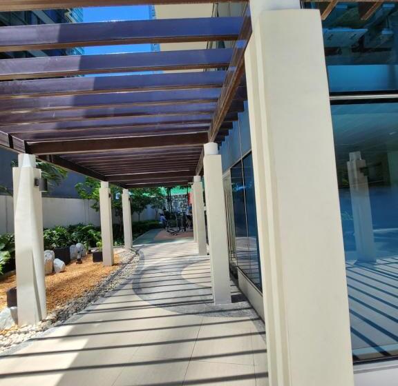 Luxestaysmnl Parisian Charm 1br Suite Pool Gym 400mbps Wifi Netflix Amazing City View